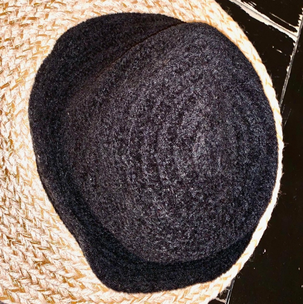 🖤 Black Flip-Brimmed Hat